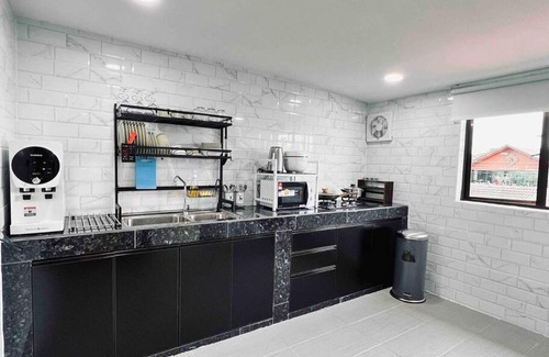 Taman Century Cottage | Rusa Cottage (Sleeps 10 pax - 1 min walk from KSL)