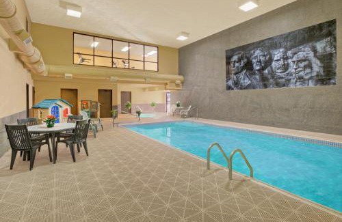 Keystone Hotel | Rushmore Express & Suites