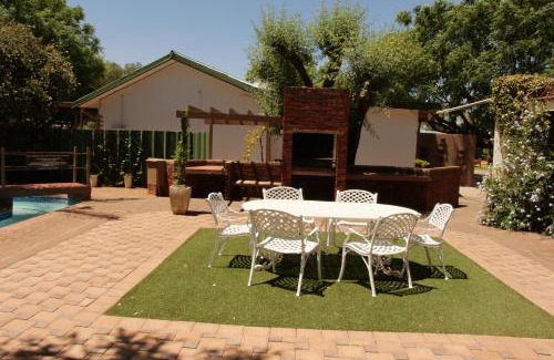 Universitas House | Rusplek Guesthouse and Conference Centre