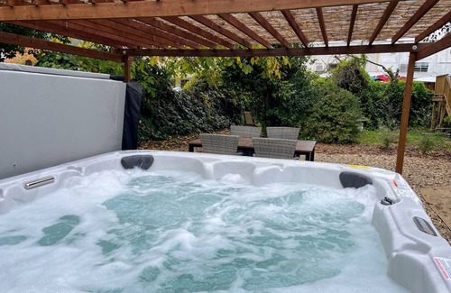 Guerneville House | Russian River Cottage Steps to town, beach, New hot tub.