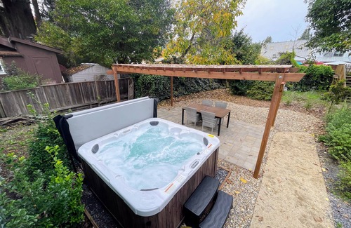 Guerneville House | Russian River Cottage Steps to town, beach, New hot tub.