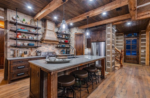 Broken Bow Cabin | Rust Bucket has ALL THE THINGS! one-of-a-kind, rustic-luxe cabin- Sleeps 18!