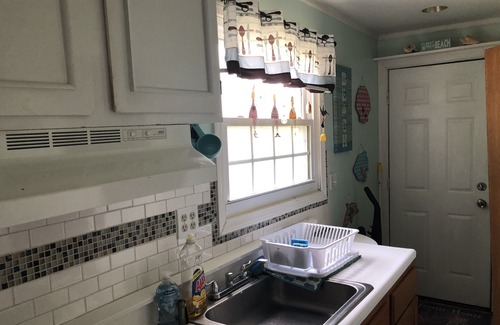 Lexington Cottage | Rustic 2 BR, 1 Bath Cottage With Private Association Beach Access To Lake Huron