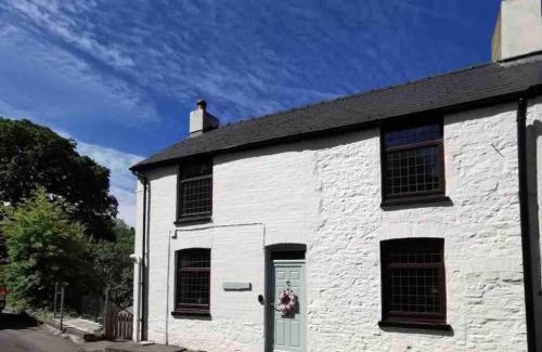 Defynnog House | Rustic 2Bedroom Cottage with Garden in Sennybridge