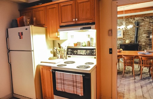 Chateau-Richer Ski Chalet | Rustic 300 y/o Cottage in ♥ of Historical Paradise