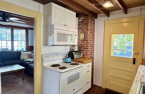 Alton Bay Cabin | Rustic 4-bedroom cabin with WiFi, AC in charming Alton Bay on Lake Winni.