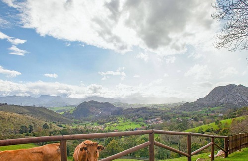Collia Villa | Rustic apartment in Parres Asturias with a splendid view