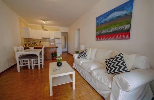Es Pelats Apartment | Rustic apartment Terrassa in Cala Ratjada in Mallorca for 4 people with terrace.