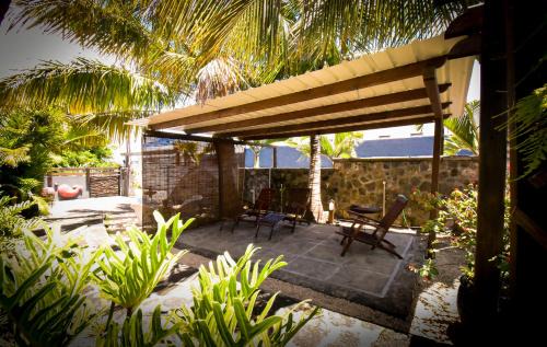 Grand-Baie Villa | Rustic Balinese Villa