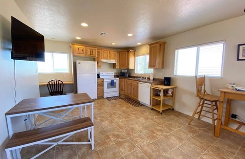 Kanab Apartment | Rustic Barn Loft Near Kanab Red Cliffs | Pet Friendly
