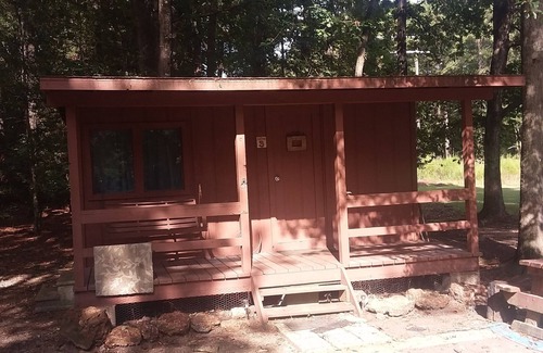 Murfreesboro House | Rustic Cabin 3 .