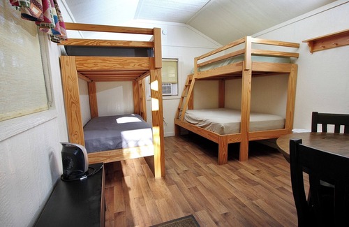 Spring Mills Cabin | Rustic Cabin 73 w/4 Beds
