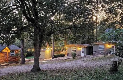 Rockaway Beach Cabin | Rustic Cabin at the Lake - Campfire - Near Marina