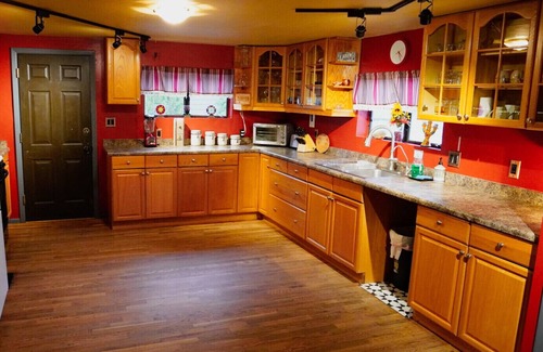 Mountain Club House | Rustic Cabin Bordering the Pines, Less than 1mi to DT Square