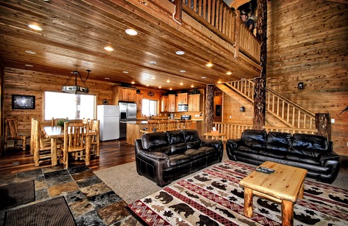 Tollgate Canyon Cabin | Rustic Cabin Getaway, New Hot Tub