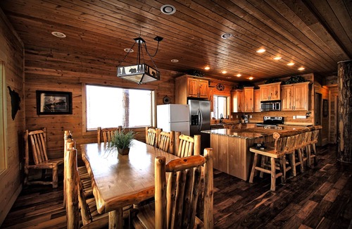 Tollgate Canyon Cabin | Rustic Cabin Getaway, New Hot Tub
