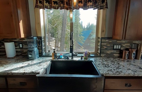 Big Creek Cabin | Rustic cabin in the Shaver/Huntington lake area