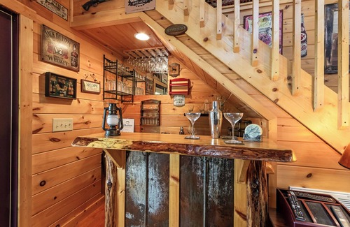 Murphy Cabin | Rustic Cabin just outside of Murphy, NC with beautiful mountain views!
