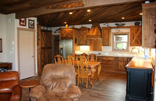 Newcastle Cabin | Rustic Cabin on 40 Acre Working Cattle Ranch ~Wineries Hiking Family friendly~