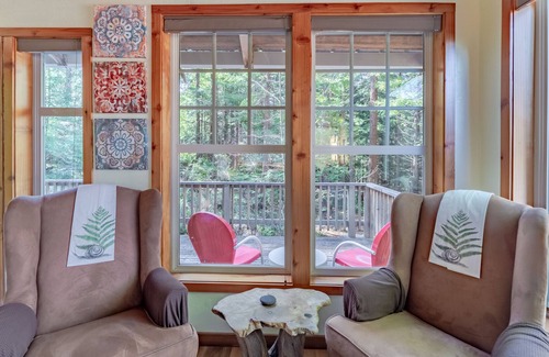 McKinleyville Apartment | Rustic cabin w/deck, BBQ - beneath a canopy of redwood trees