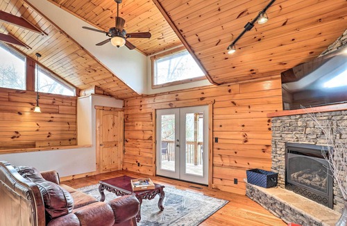 Canton Cottage | Rustic Cabin w/ Mountain Views & Private Deck!