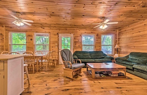 Mid America House | Rustic Cabin with Hot Tub and Dock on Lake Hamilton!