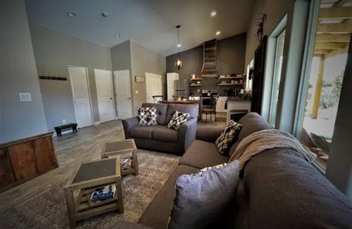 Kanab Cabin | Rustic charm awaits you in Kanab!