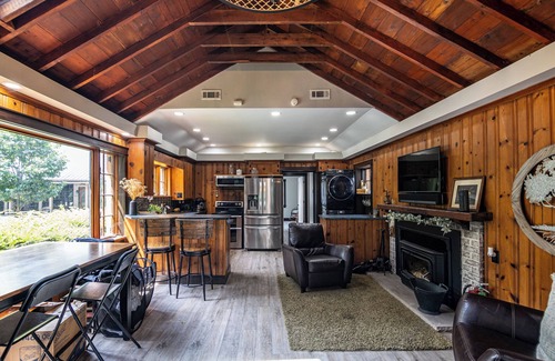 Dola Cabin | Rustic charm meets modern comfort in this hidden woodland cabin getaway