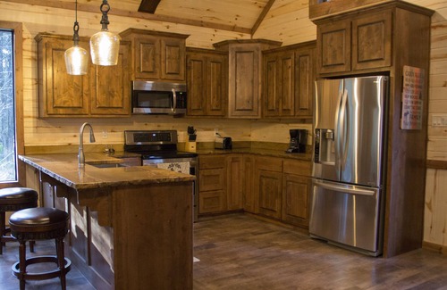 Wills Point Cabin | Rustic Charm - New Luxury Log Cabin