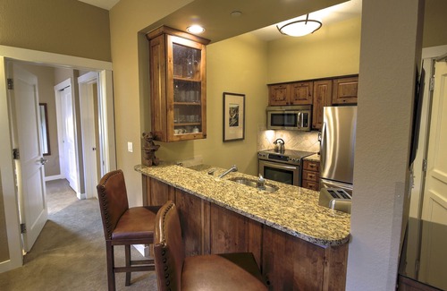 Beaver Creek Condo | Rustic-chic three bedroom at the Hyatt Mountain Lodge - SKI SEASON SPECIALS!