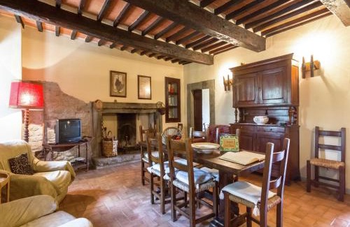 Monterchi House | Rustic Comfort with Modern Touch, cleaning included