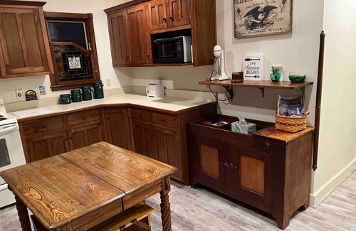 Lakeside House | Rustic Cottage w/Modern Amenities - A Few Blocks to Lake/Downtown