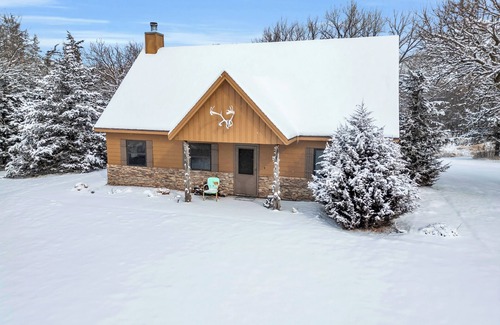 Kearney House | Rustic Cottage Retreat