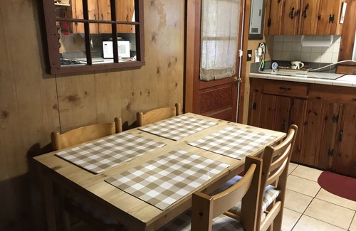 Tafton Cabin | Rustic Cozy Cabin just yards from the lake!