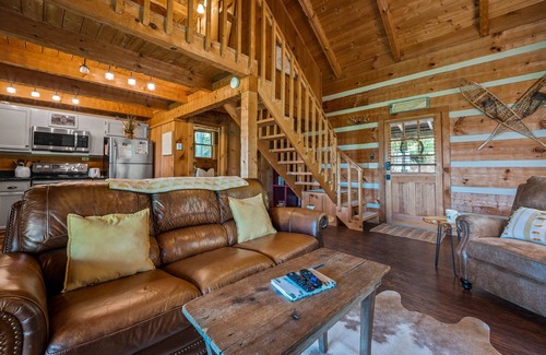 Gatlinburg - Pigeon Forge Cabin | Rustic, Cozy, Charming Cabin with a view!