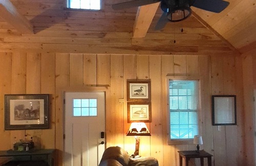 Lakemont Cabin | Rustic Cozy River Cabin, Hiking, Waterfalls, and Tallulah Gorge , Great Location