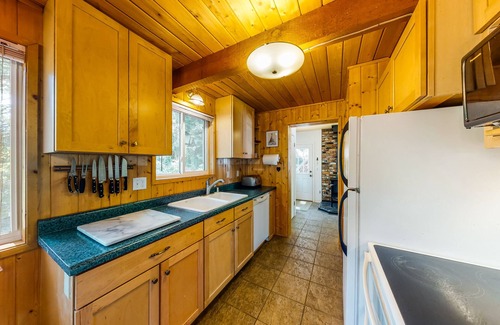 Ardenvoir Cabin | Rustic, dog-friendly retreat with hot tub, woodstove & furnished deck