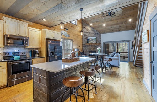 Blue Ridge Cabin | Rustic Elegance, gated community with its own private riverside park.
