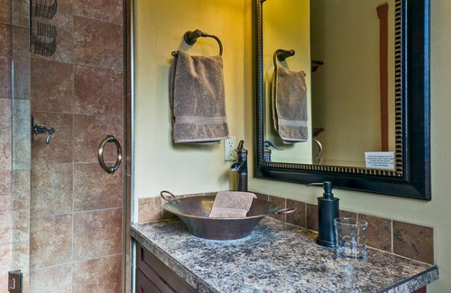 Okanagan-Similkameen House | Rustic elegance in Wine Country