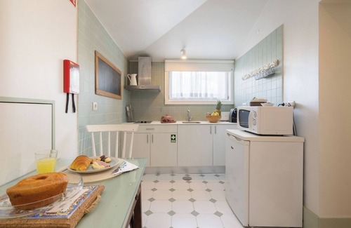 Lordelo do Ouro e Massarelos Apartment | Rustic Elegant Flat | Terrace