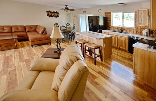 Estes Park House | Rustic Estes Park Home w/Private Hot Tub