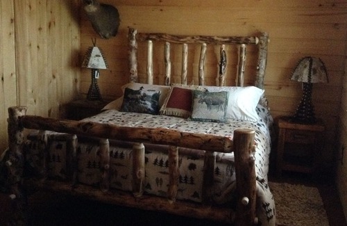 Rutheron Cabin | Rustic family retreat lodge