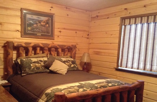 Rutheron Cabin | Rustic family retreat lodge