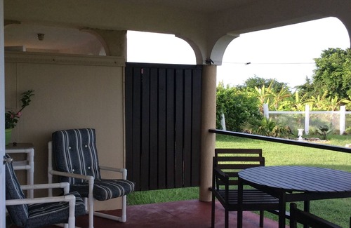 Newcastle Apartment | Rustic farmhouse stay with awesome views!