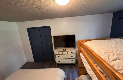 Alyeska Apartment | Rustic Girdwood Condo