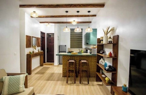 Entebbe House | Rustic Haven Lakeside Condo