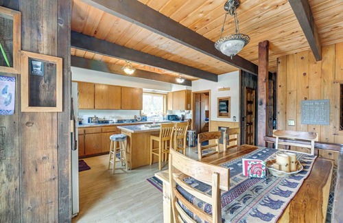 Chiloquin Cottage | Rustic Home w/Deck & Grills on Williamson River!