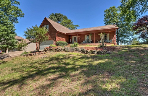 Edgemont House | Rustic Lake-View Home Near Greers Ferry Lake