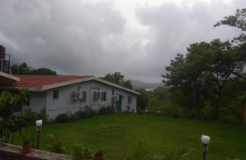 Lonavala House | Rustic Lakeside Private Escape With Huge Private Pool 2min From Lake