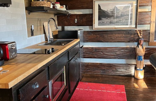 Whitefish Cabin | Rustic Lodge Style Cabin located in the Beautiful Flathead Valley.
